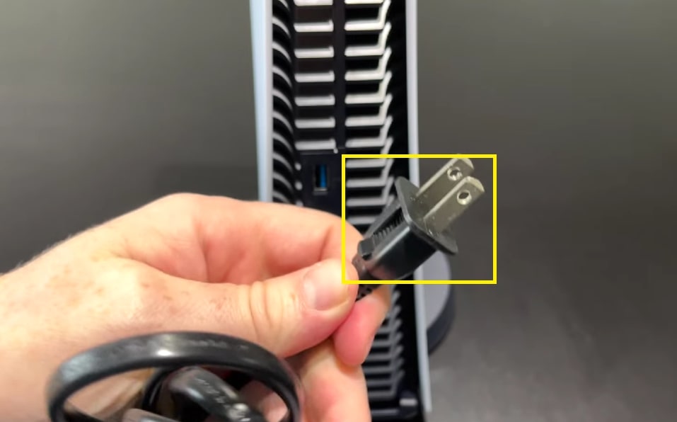 PS5 Beeps but Won't Turn [10 Easy Fixes]