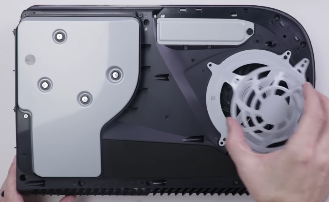 PS5 Beeps but Won't Turn [10 Easy Fixes]